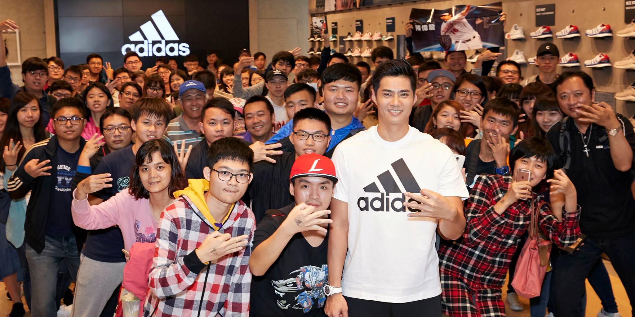 官方新聞 Mlb 球星陳偉殷快閃台中adidas 悠跑太平門市展現 由我創造 殷仔精神 Kenlu Net