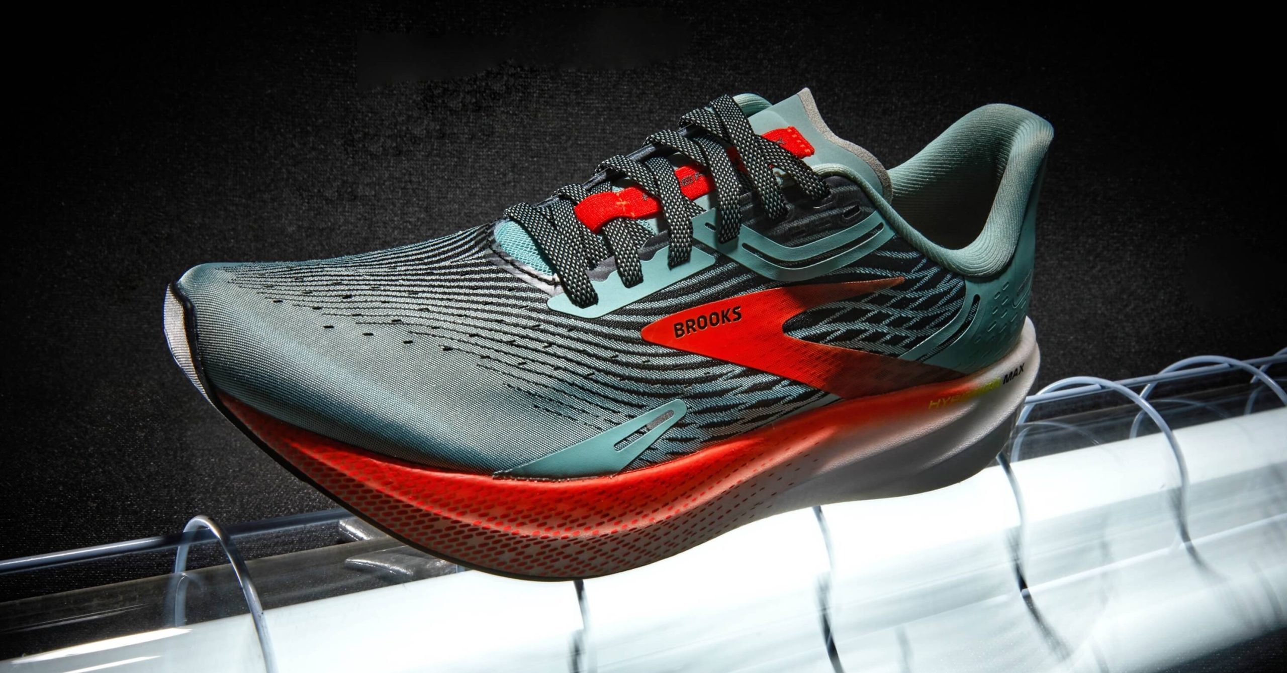 feature BROOKS HYPERION MAX (17)