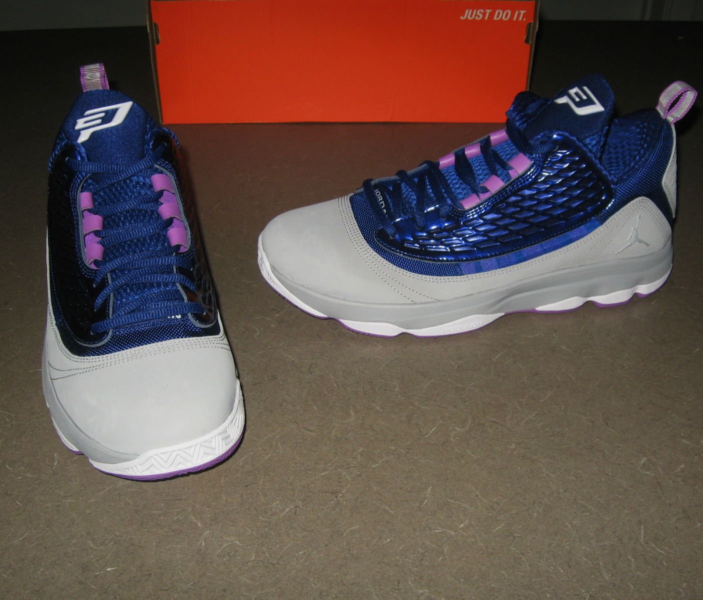 Jordan-CP3-VI-AE-Grey-Obsidian-01 - KENLU.net