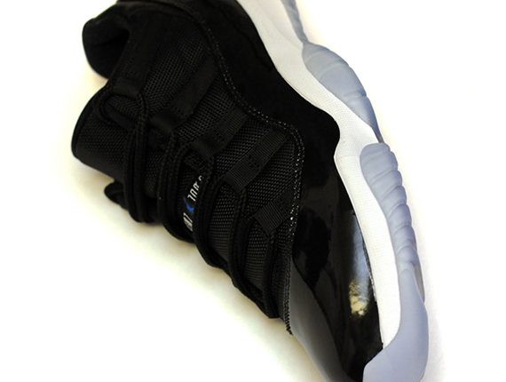 air-jordan-xi-low-space-jam-customs-dank-2