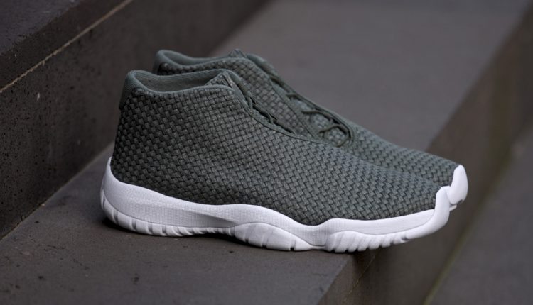 Air-Jordan-Future-Iron-Green-White_b6