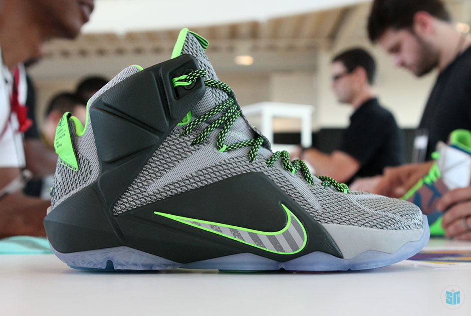 Lebron 12 store dunk force