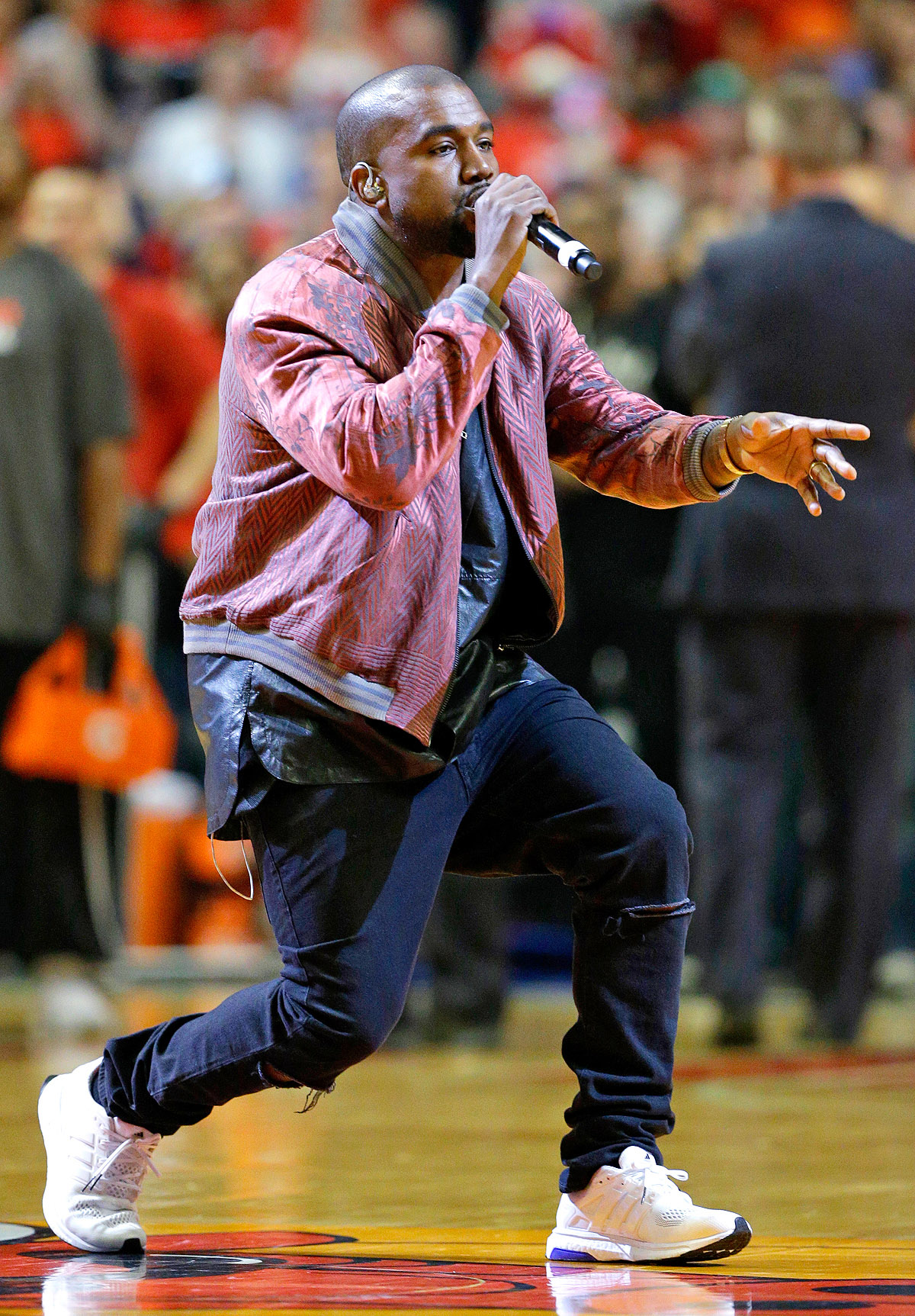 新聞分享/ 美國饒舌歌手Kanye West 足下adidas BOOST 全白色系總覽– KENLU.net