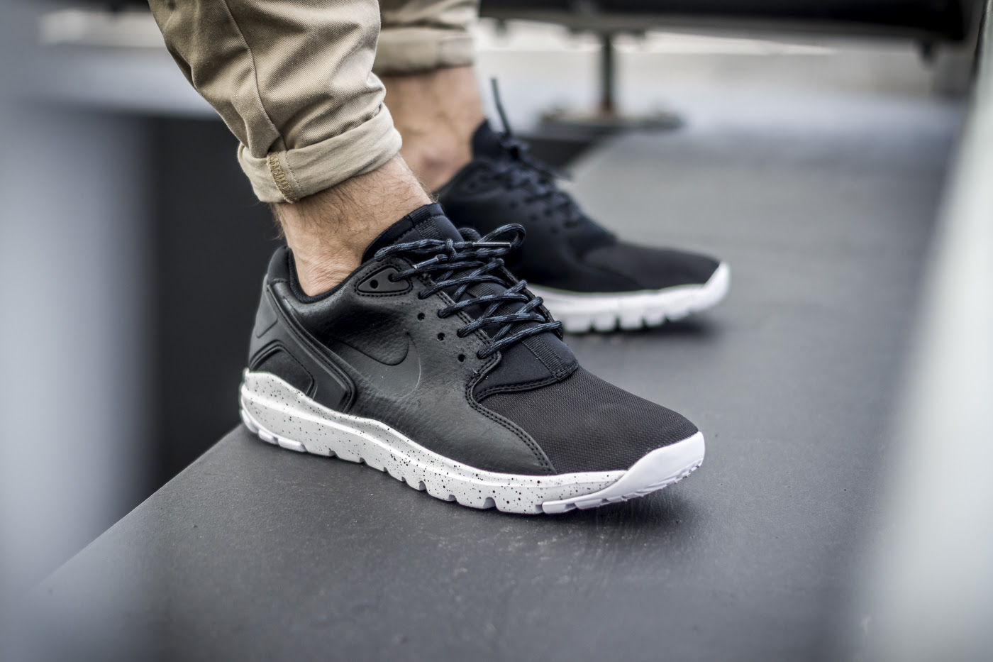 Nike mobb ultra low best sale