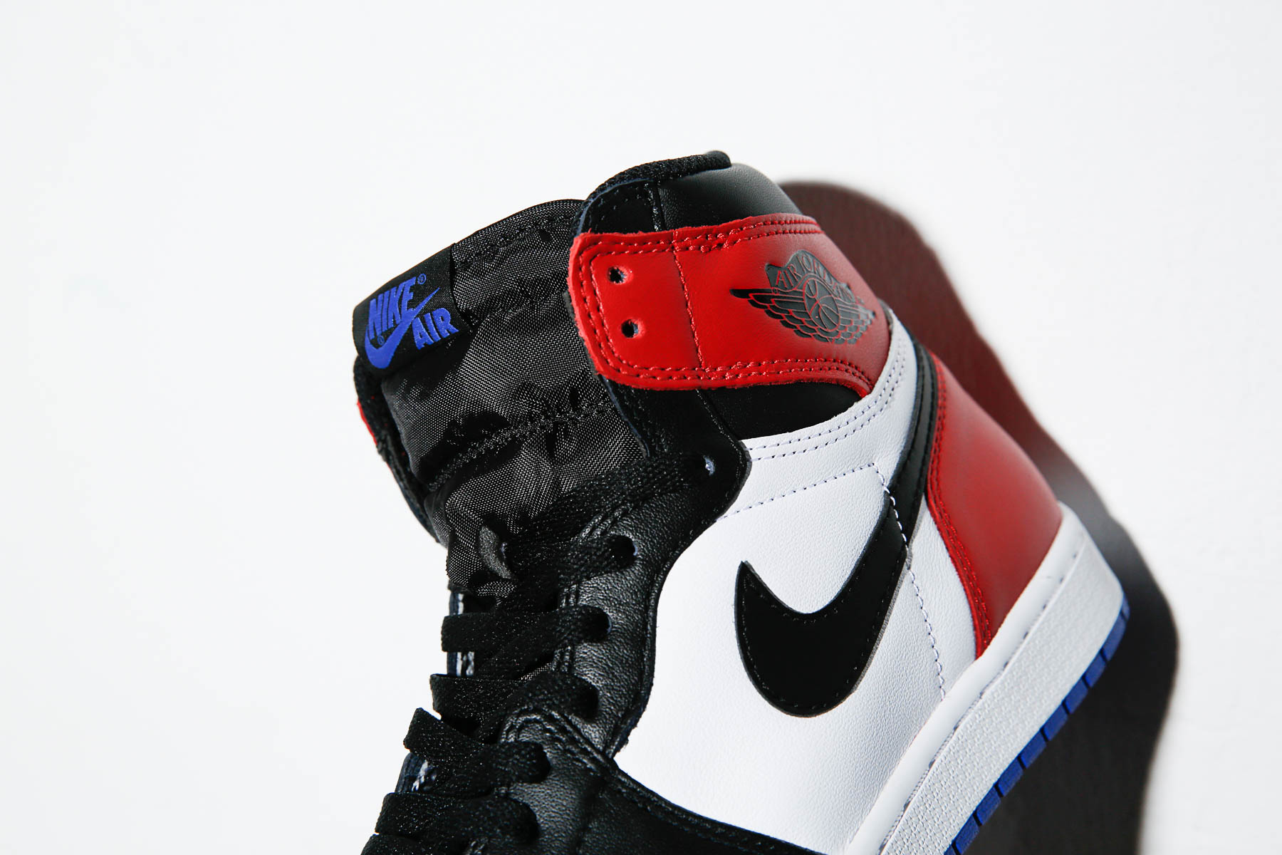 勘履訪客/ Air Jordan 1 Retro High OG 'Top 3' - KENLU.net