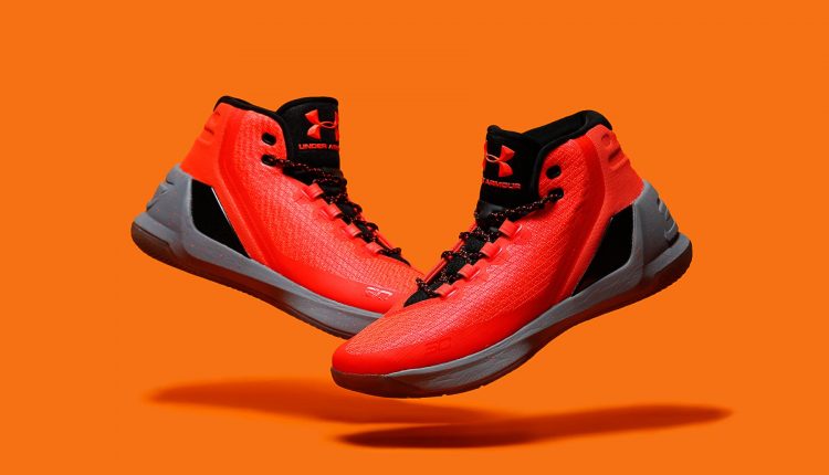 Under Armour- Curry 3-Red Hot Santa (4)