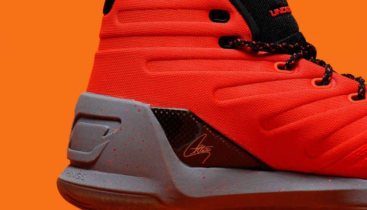 Under Armour- Curry 3-Red Hot Santa (9)