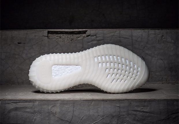 adidas Yeezy Boost 350 V2 ‘Triple White (3)