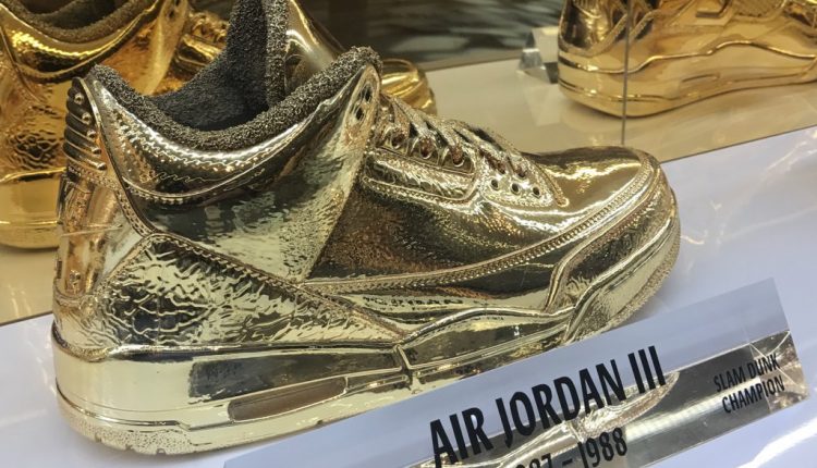gold-air-jordan-display-2017-all-star (3)