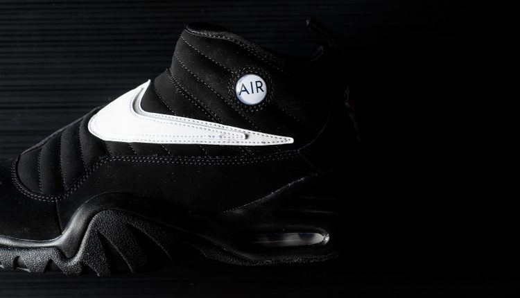 Nike_Air_Shake_Ndestrukt_black_white_sneaker_politics_hypebeast_4-3