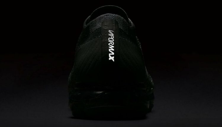 Nike-Air-Vapormax-Triple-Black-7