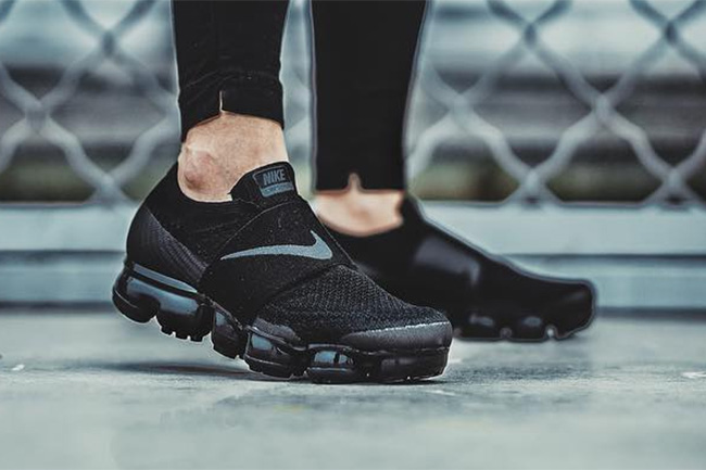 Nike-Air-Vapormax-Laceless-Triple-Black-1 - KENLU.net