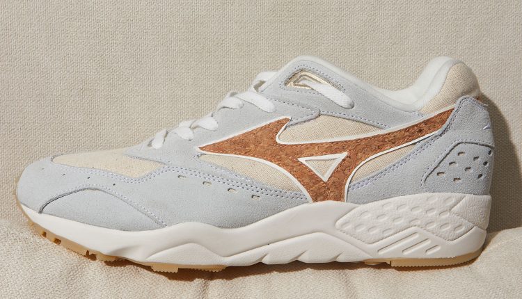 mizuno-undyed-pack-condenter-sky-madel-city-wind-25