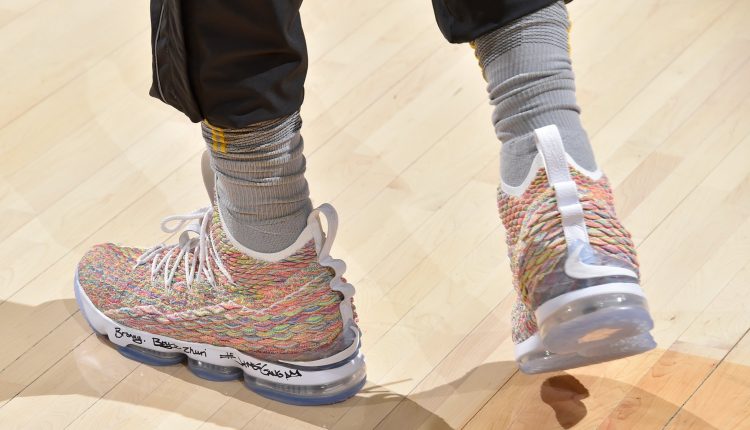 nike-lebron-15-multicolor-fruity-pebbles (3)