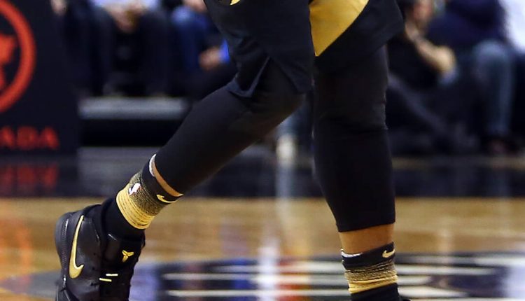 DeMar DeRozan Nike Zoom Kobe 1 black gold (5)