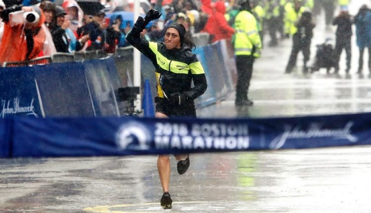 brooks athlete Desiree Linden Wins Boston Marathon 2018 Women’s Race (2)