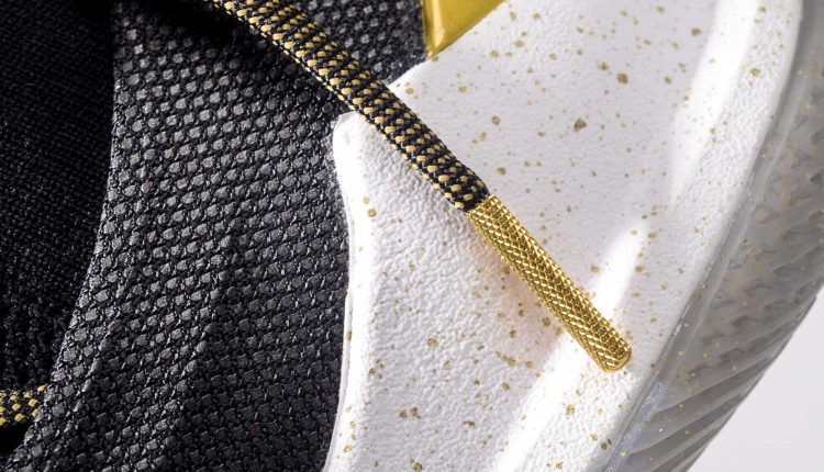 under-armour-curry5-takeover-black-white-gold-14