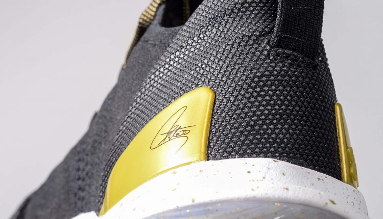 under-armour-curry5-takeover-black-white-gold-25