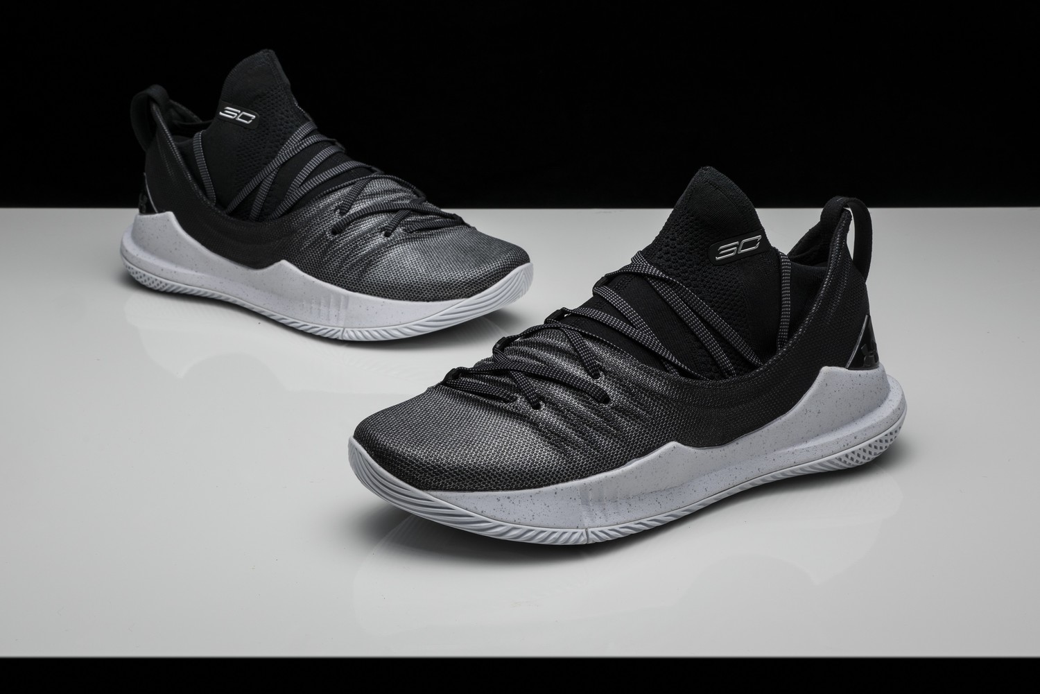 curry 5 black white