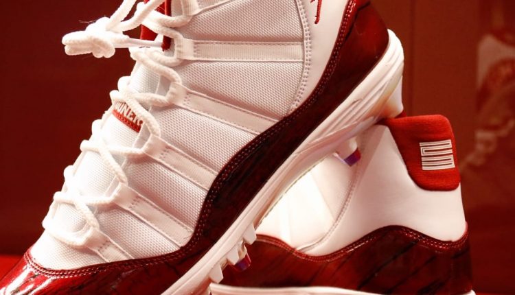 air-jordan-11-oklahoma-sooner-foot-ball-pe