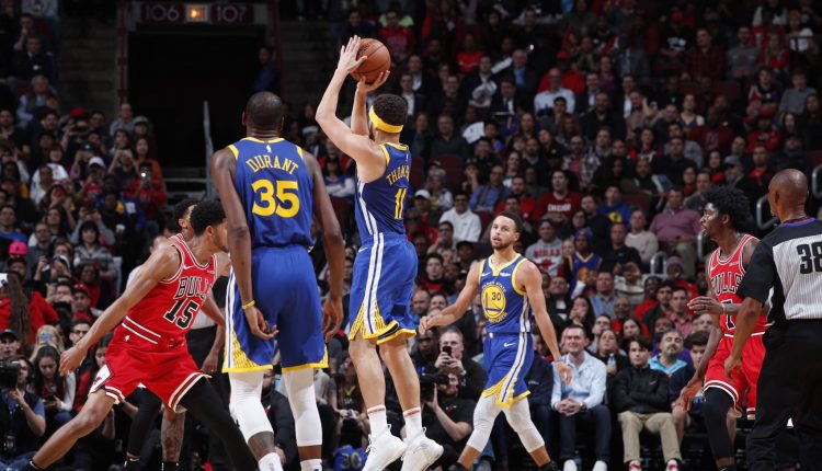 klay-thompson-set-an-nba-record-with-14-made-3-pointers-wearing-the-anta-kt4 (3)