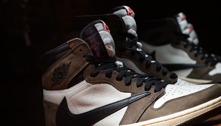 air-jordan-1-travis-scott-16