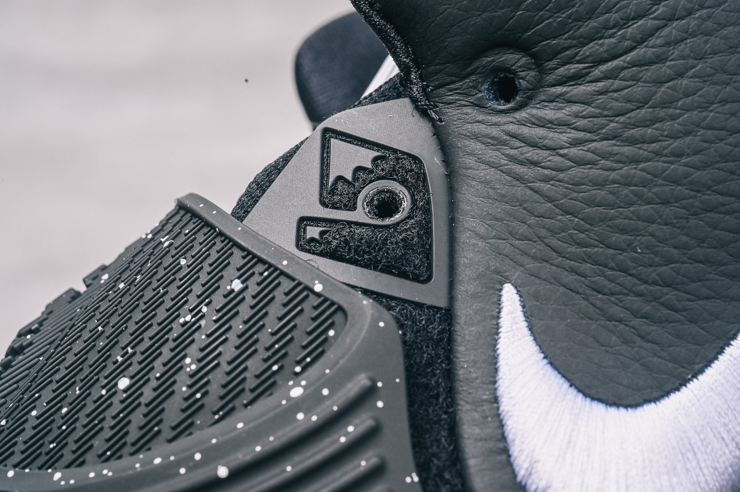 Nike Kyrie 6 'Vast Gray' Official Sneaker Photos