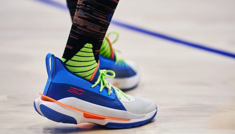 under-armour-curry-7-nerf-super-soaker-official-images (11)