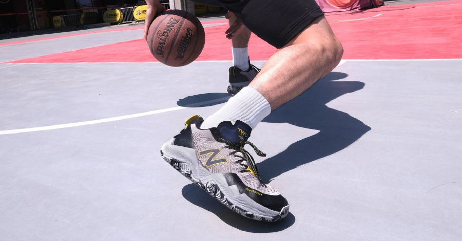 新聞分享 / "戶外"籃球鞋 New Balance TWO WXY 推出低筒版本 - KENLU.net