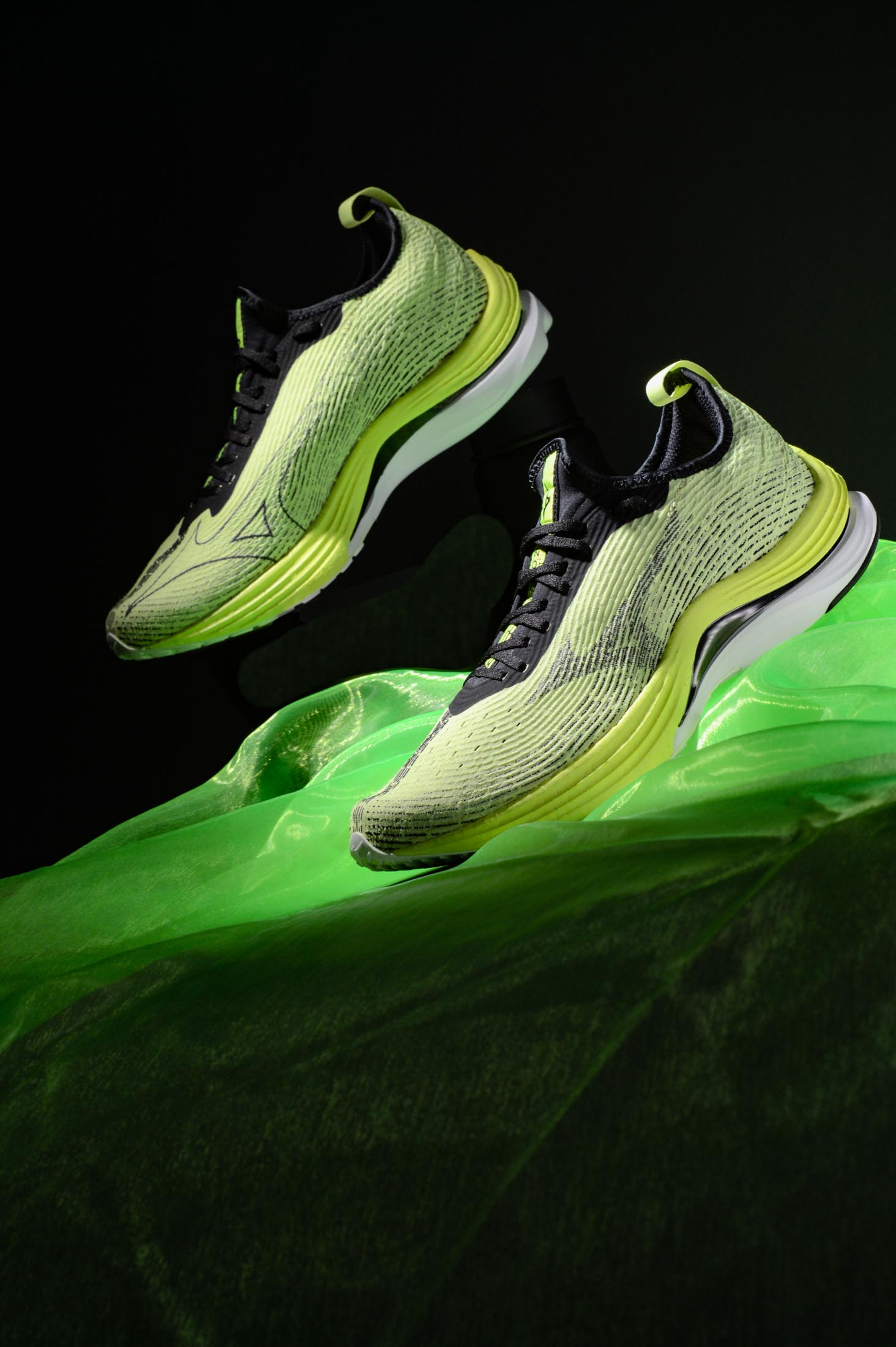 mizuno wave aero hug