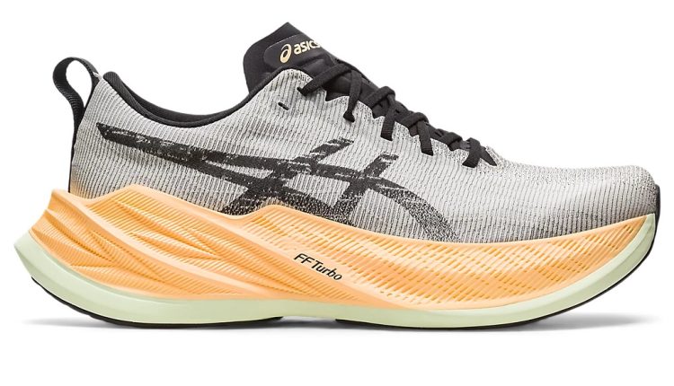 ASICS SUPERBLAST (7)