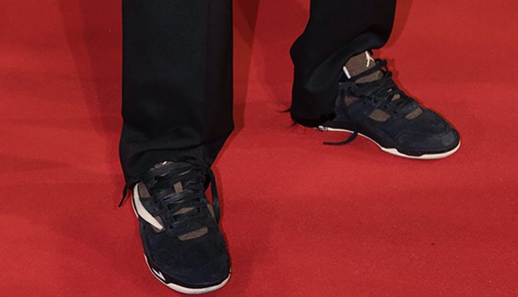 travis-scott-jordan-sneaker-reverse-swoosh-news-03