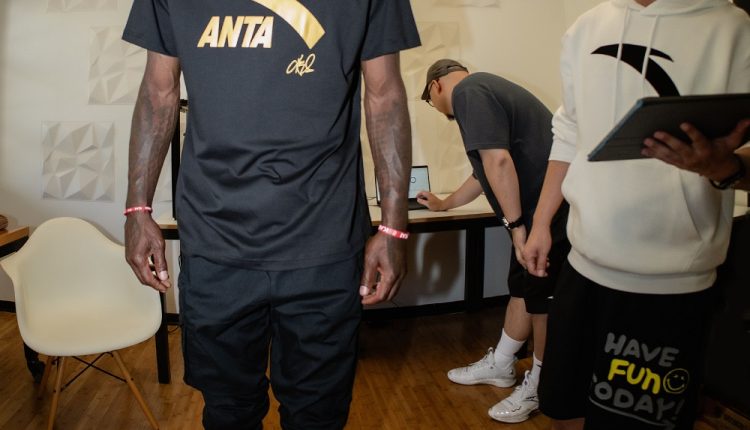 Kyrie Irving Signs With ANTA (3)