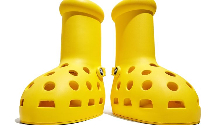 crocs-mschf-big-red-boot-yellow-news-03