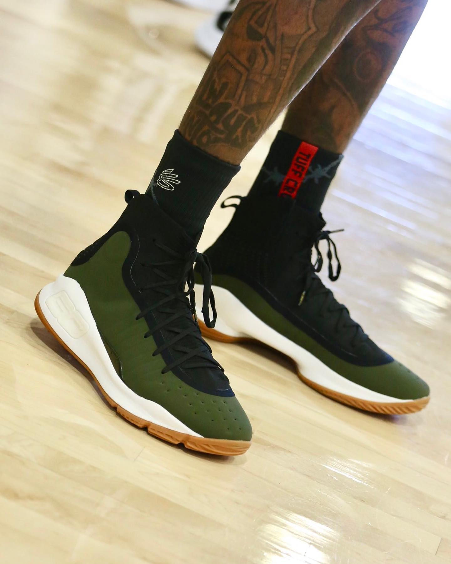 Under armour curry 4 best sale kids olive