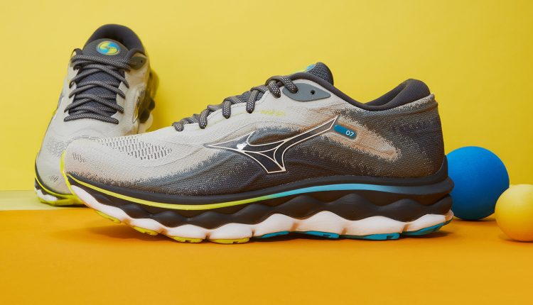 mizuno-wave-sky-7-feature-02-01