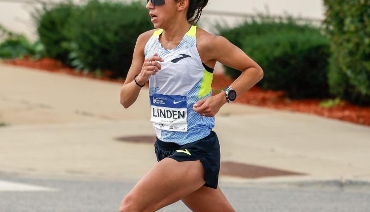 desiree-linden-2023-chicago-marathon-brooks-hyperion-elite-4-prototype (11)