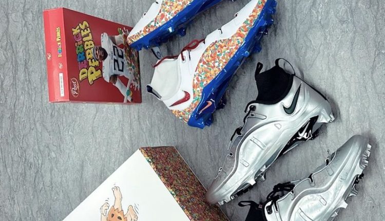 nike-lebron-4-fruity-pebbles-football-cleats (14)