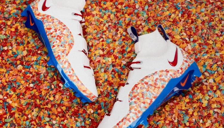 nike-lebron-4-fruity-pebbles-football-cleats (9)