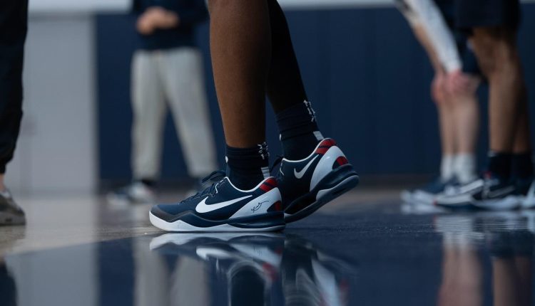 nike-kobe-8-protro-uconn-pe (7)