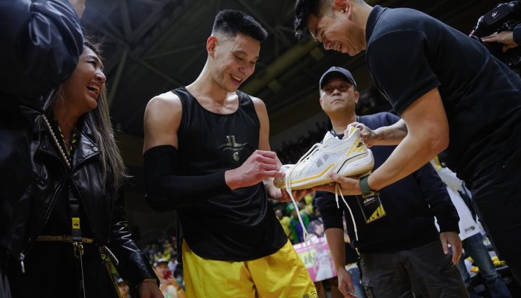 jeremy-lin-debuts-xtep-jlin-3-new-taipei-kings-in-the-east-asia-super-league (5)