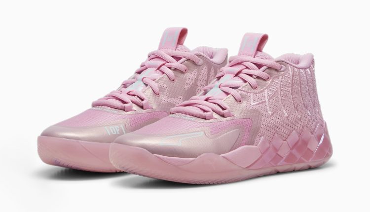 lamelo-ball-puma-mb-01-iridescent-309755-01 (1)