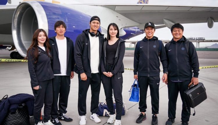 mlb-dodgers-shohei-ohtani-shares-first-photo-with-wife-mamiko-tanaka (7)