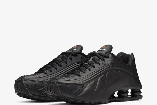 nike-shox-r4-black-4