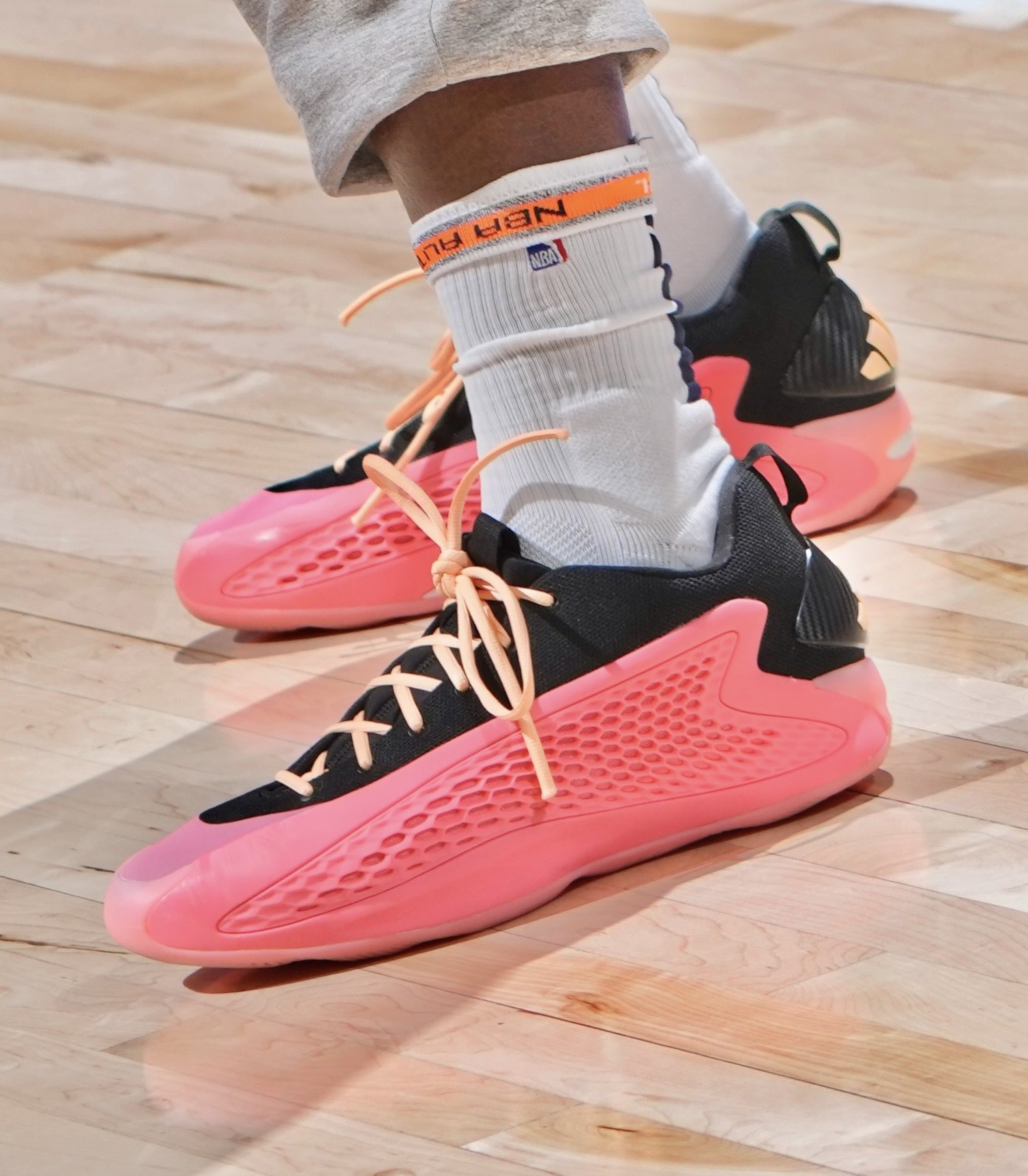 anthony-edwards-adidas-ae-1-low-mural-nba-playoffs (3) - KENLU.net