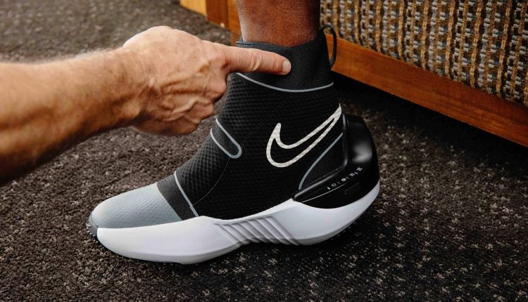 nike-x-hyperice-tech-enabled-boots-and-vest-designed-to-boost-athlete-warm-up-and-recovery (6)