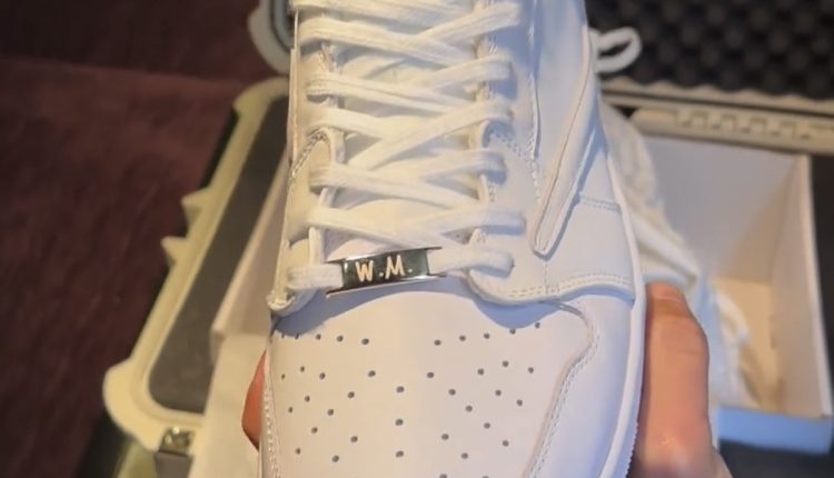 travis-scott-x-air-jordan-1-low-white-party-2