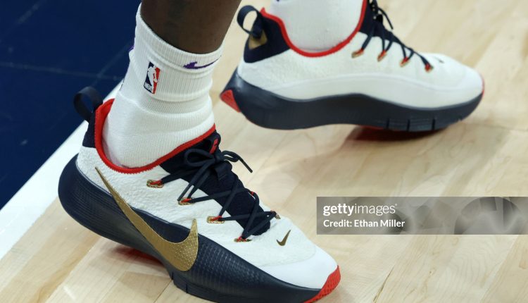 lebron-james-nike-royalty-tr-training-shoe-usa-colorway (6)