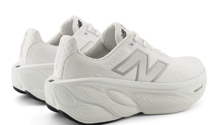 New balance Fresh Foam X More v5 MMORLW5_NT$4,280 (8)
