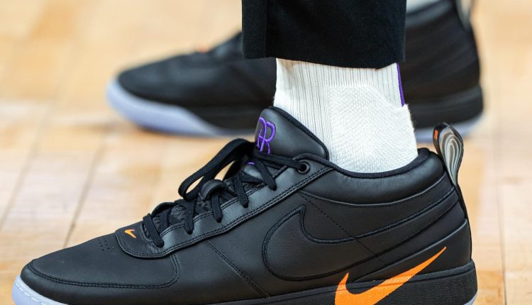 devin-booker-nike-book-1-3-24-pe-70-points (2)